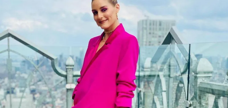 Fucsia y negro: la combinación infalible para un look sofisticado