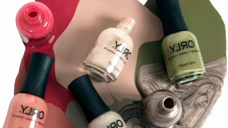 Tonos terracota: la tendencia más chic para tus uñas