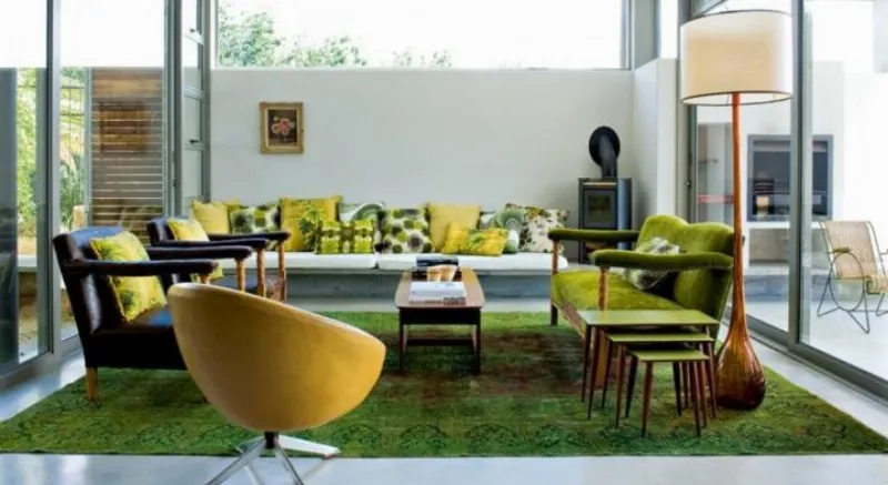Melocotón y verde: la combinación perfecta para decorar interiores